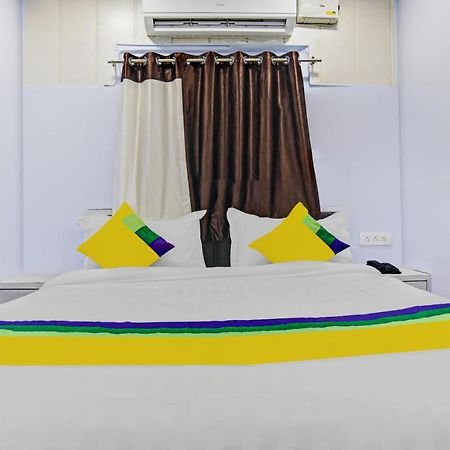 Itsy By Treebo - Utsav Inn Indaur Kültér fotó